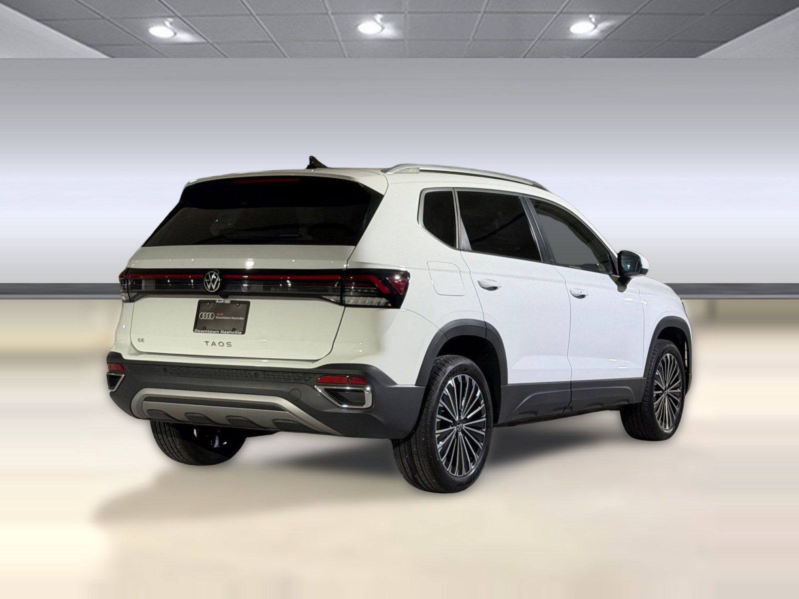 Used 2025 Volkswagen Taos SE FWD image 9