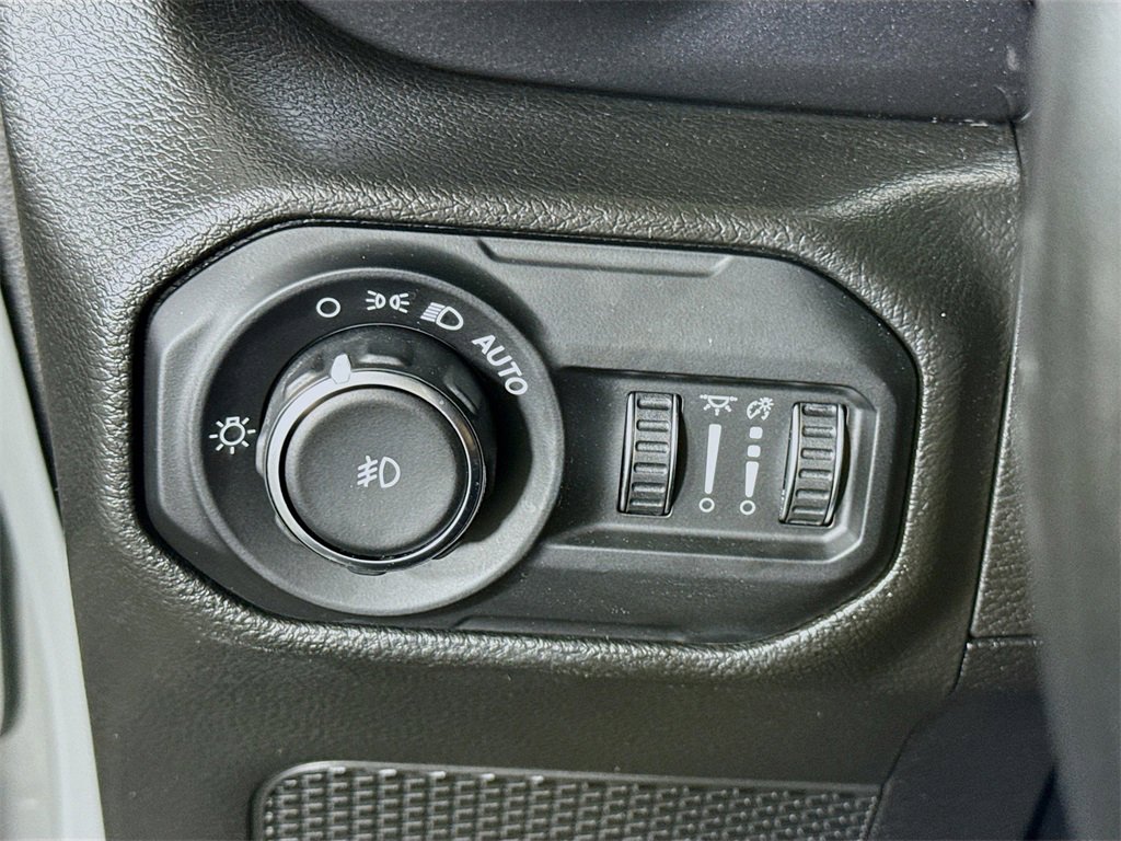 Used 2022 Jeep Wrangler Unlimited Sport image 19