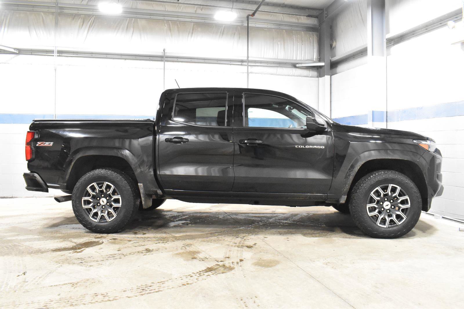 Used 2023 Chevrolet Colorado Z71 w/ Z71 Convenience Package 2 image 26