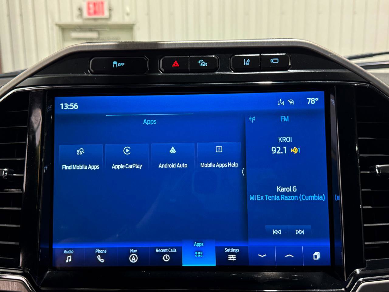 Used 2022 Ford F250 Platinum w/ Tremor Off-Road Package AWD/4WD image 37