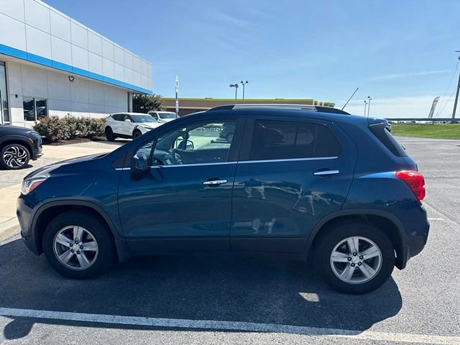 Used 2020 Chevrolet Trax LT w/ Driver Confidence Package AWD/4WD image 5