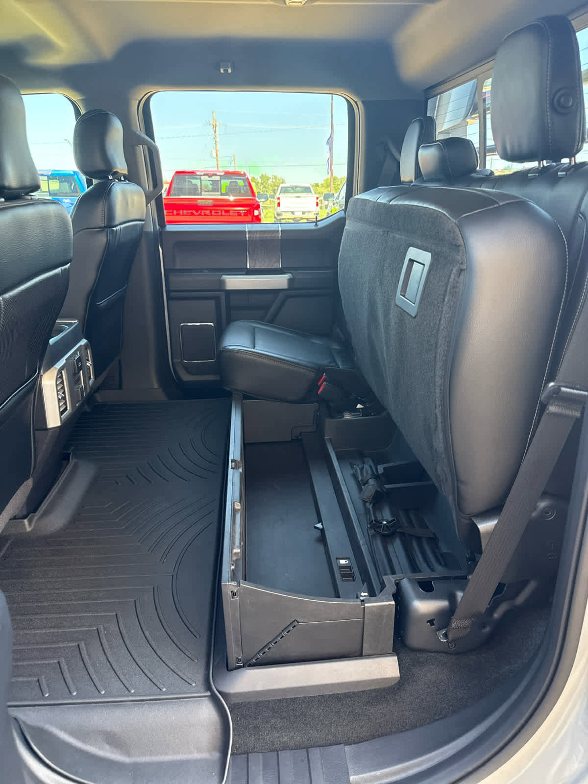 Used 2017 Ford F450 Lariat w/ Chrome Package image 25