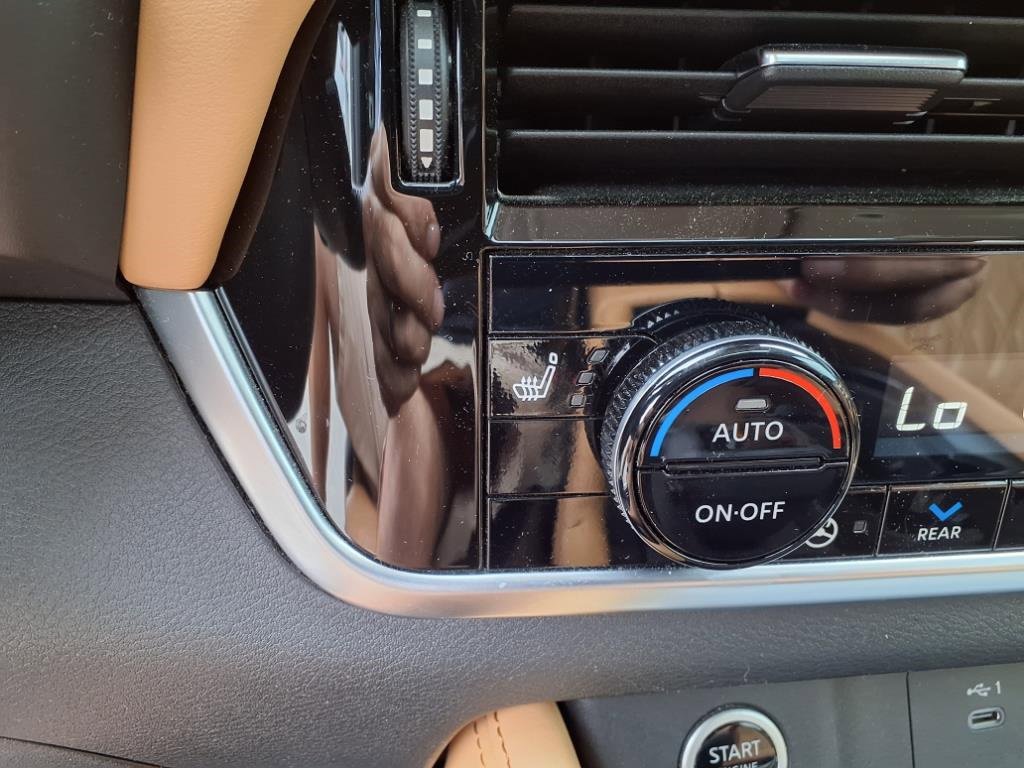 Used 2021 Nissan Rogue Platinum image 19