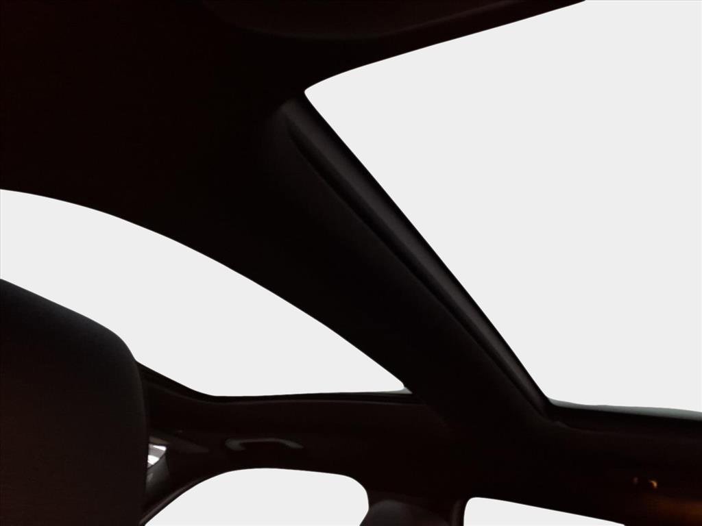 Used 2022 Mercedes-Benz GLB 250 4MATIC image 11