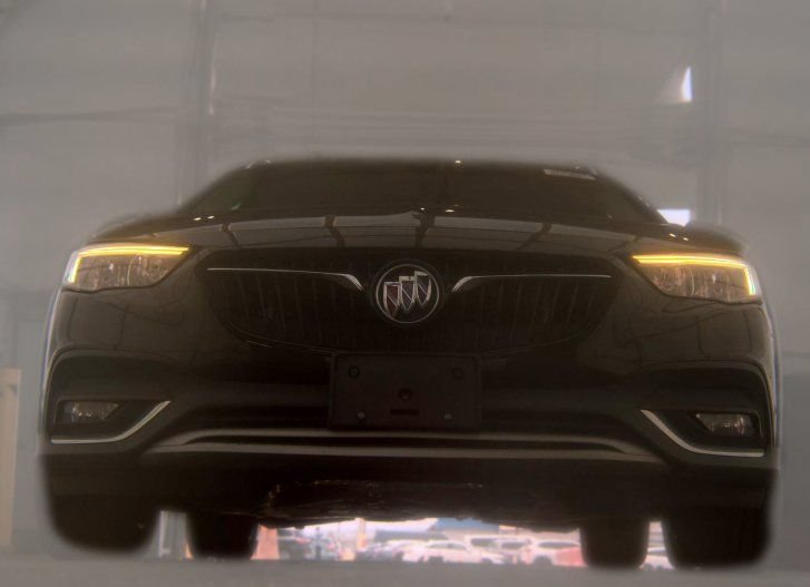 Used 2019 Buick Regal Essence w/ Sights and Sounds Package AWD/4WD image 3