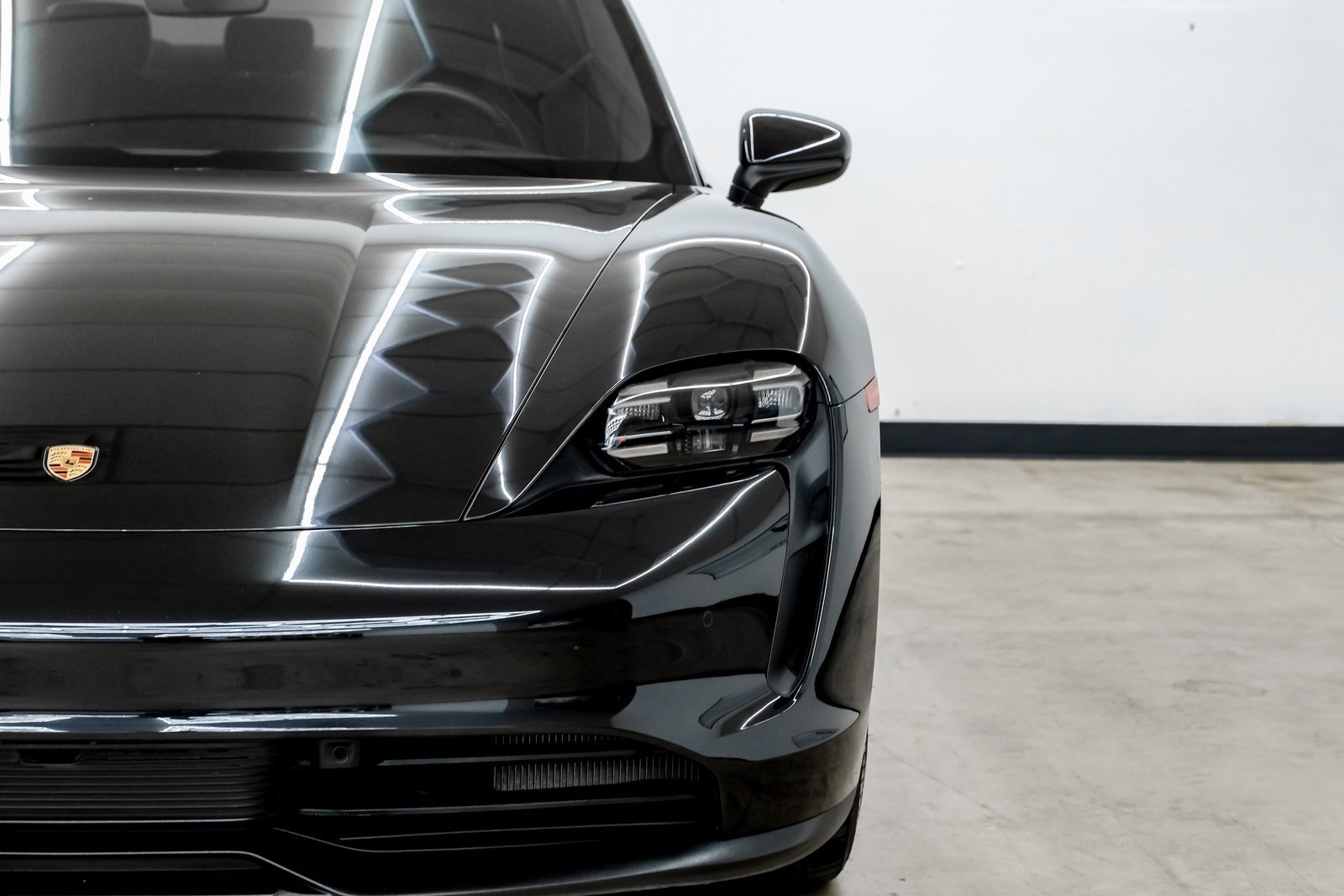 Used 2023 Porsche Taycan image 42