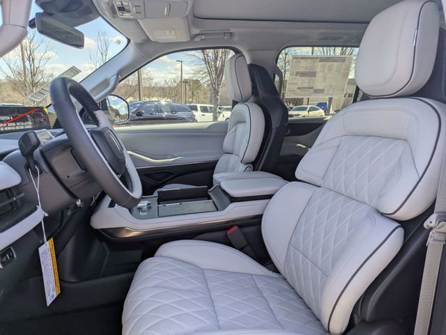 New 2026 Lincoln Navigator L Black Label AWD/4WD image 19
