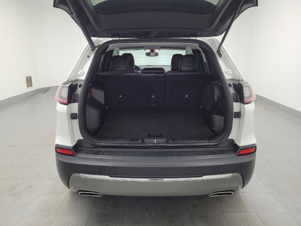 Used 2019 Jeep Cherokee Limited image 29