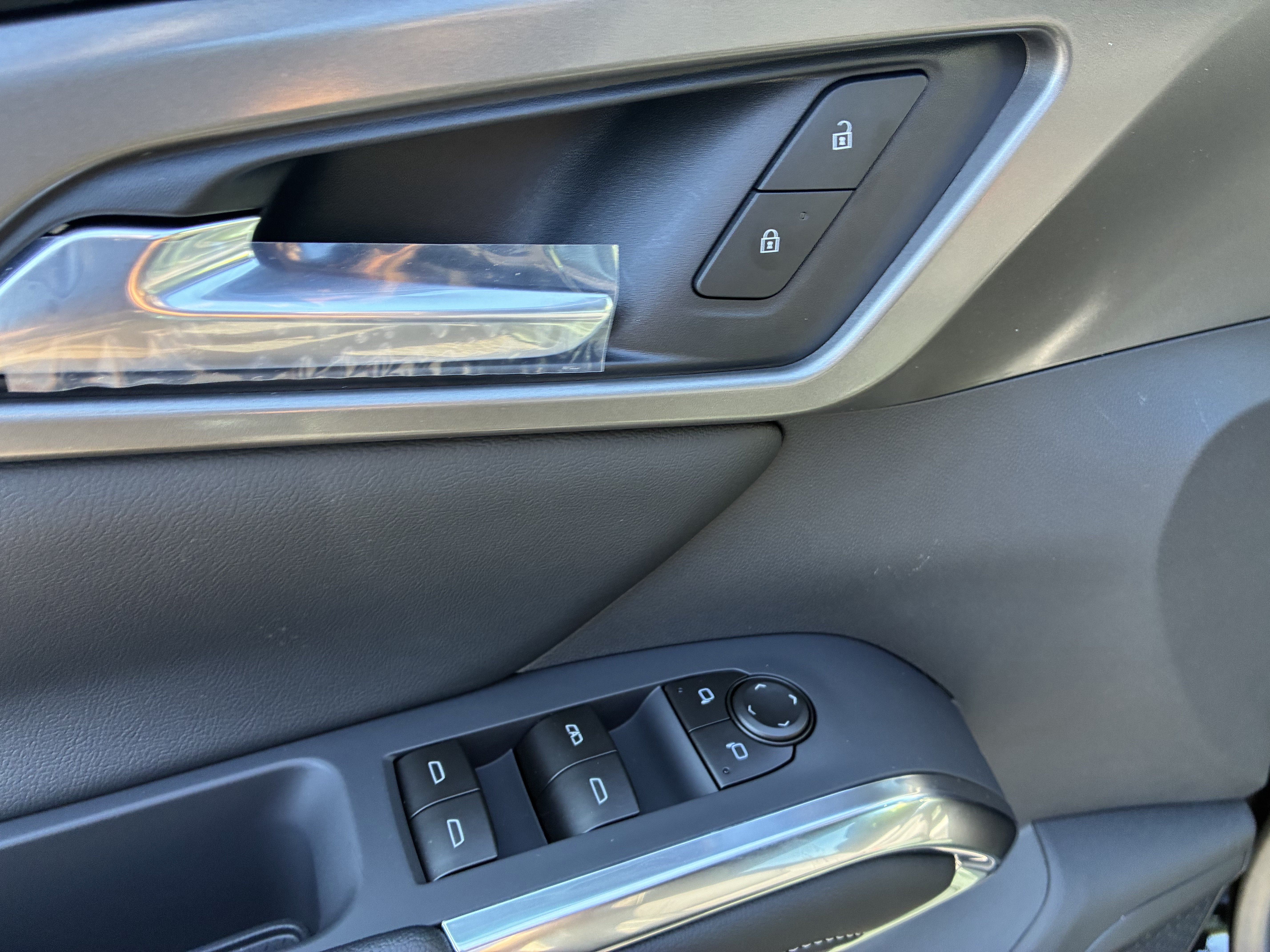 New 2027 Chevrolet Traverse LT FWD image 25