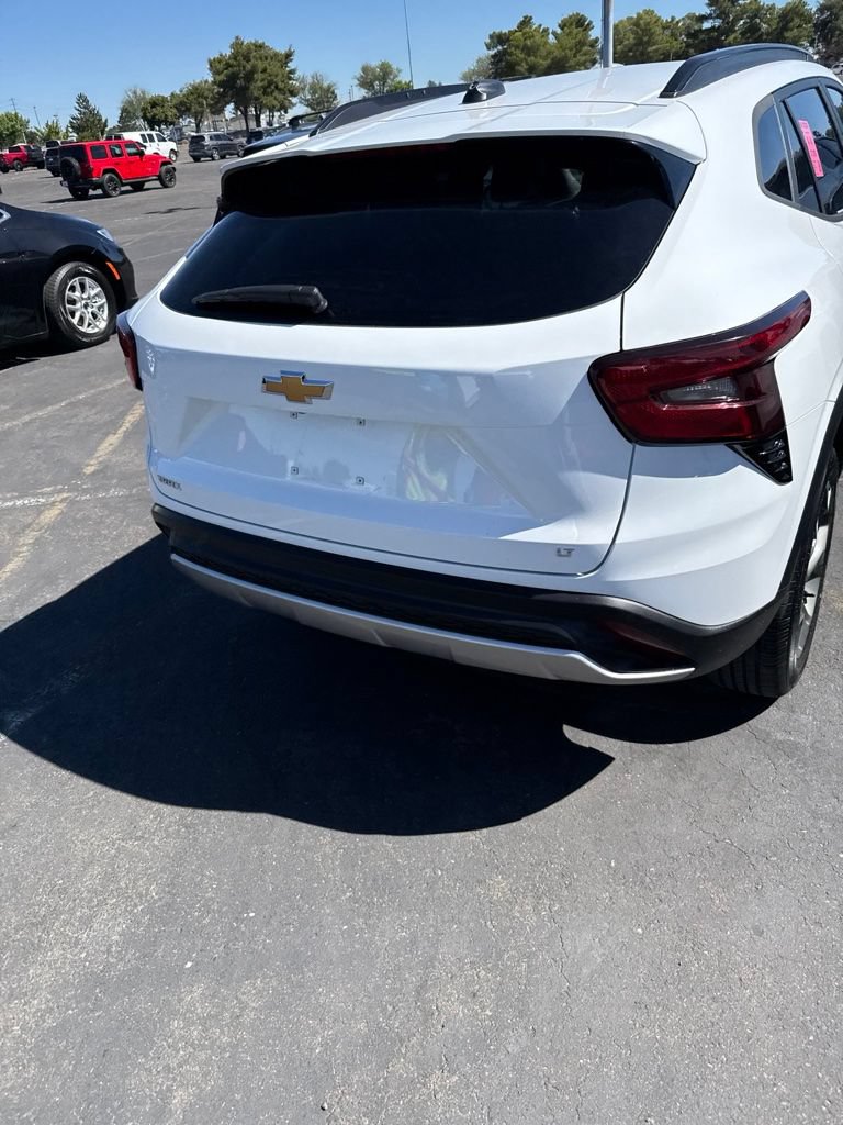 Certified 2024 Chevrolet Trax LT FWD image 11