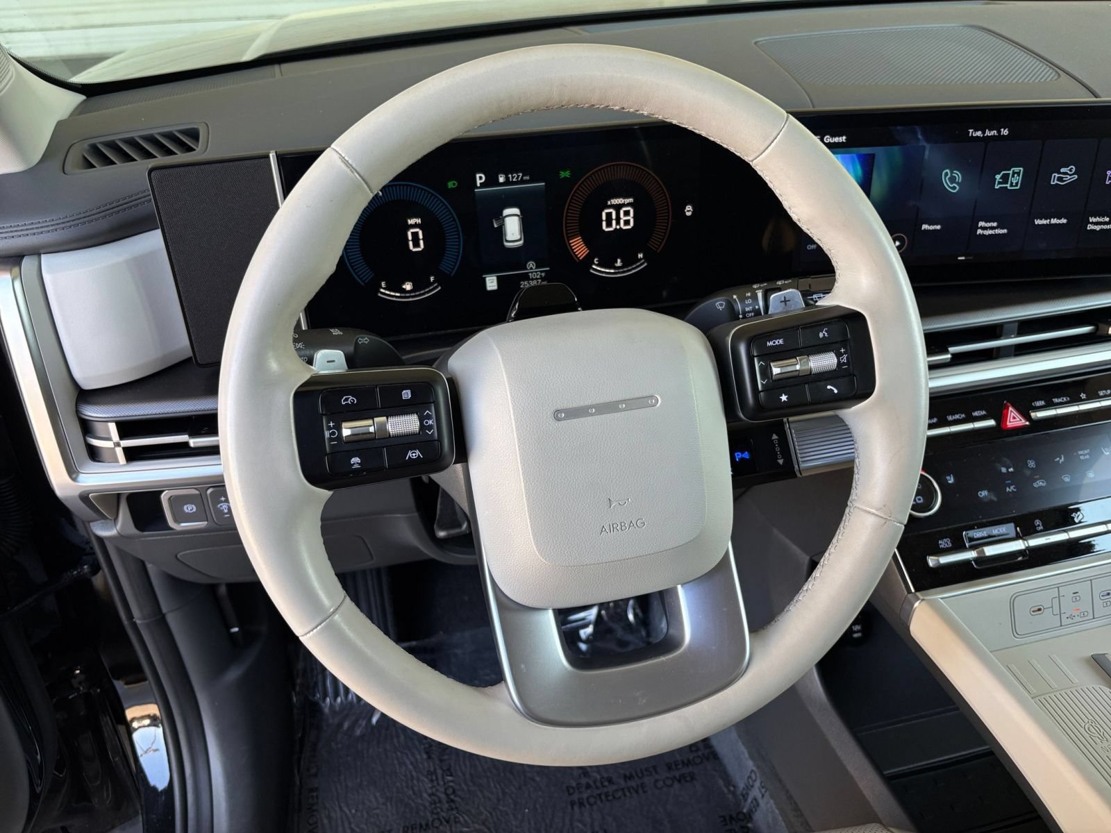 Used 2025 Hyundai Santa Fe SEL FWD image 30