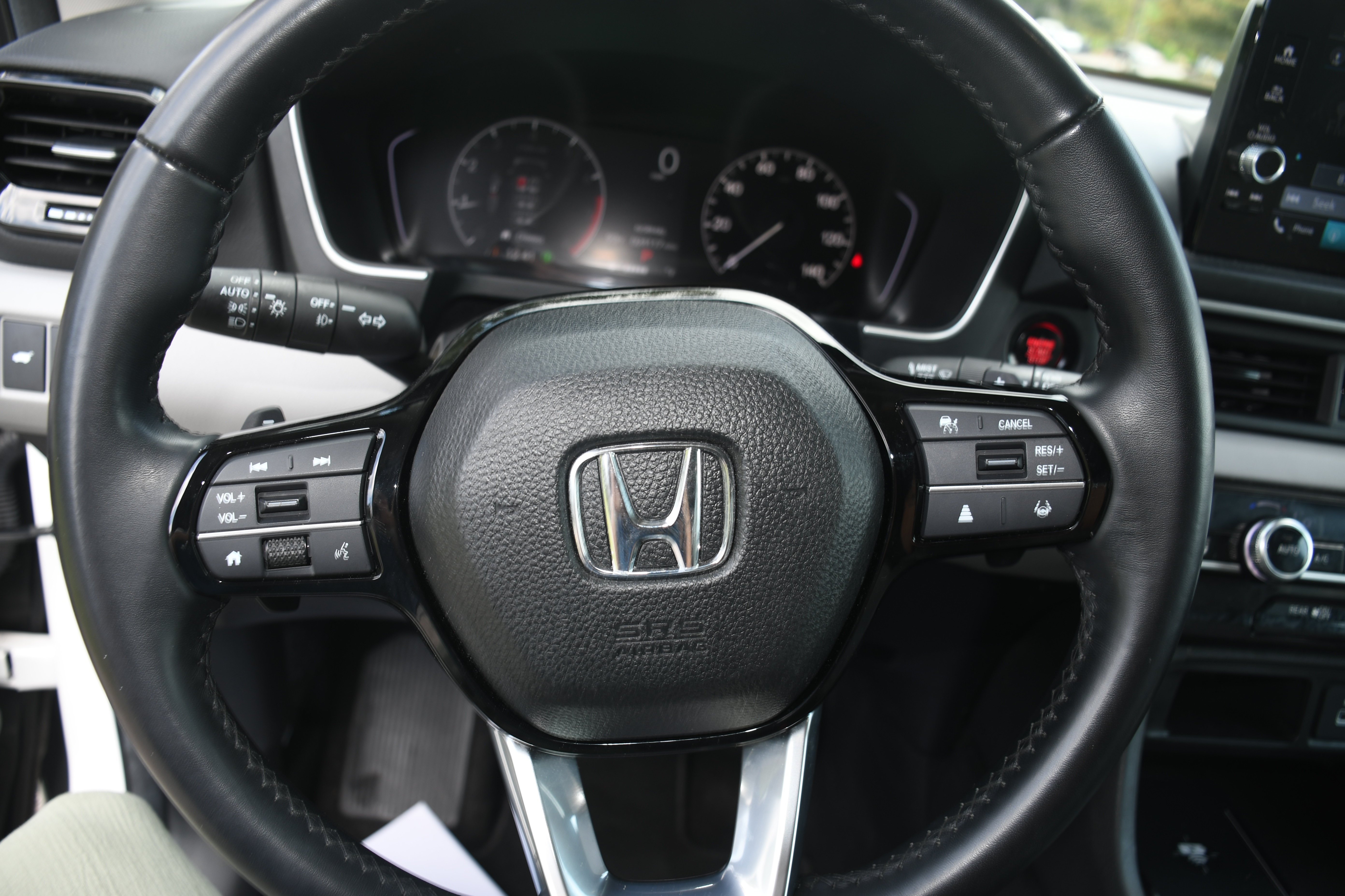 Used 2025 Honda Pilot EX-L image 13