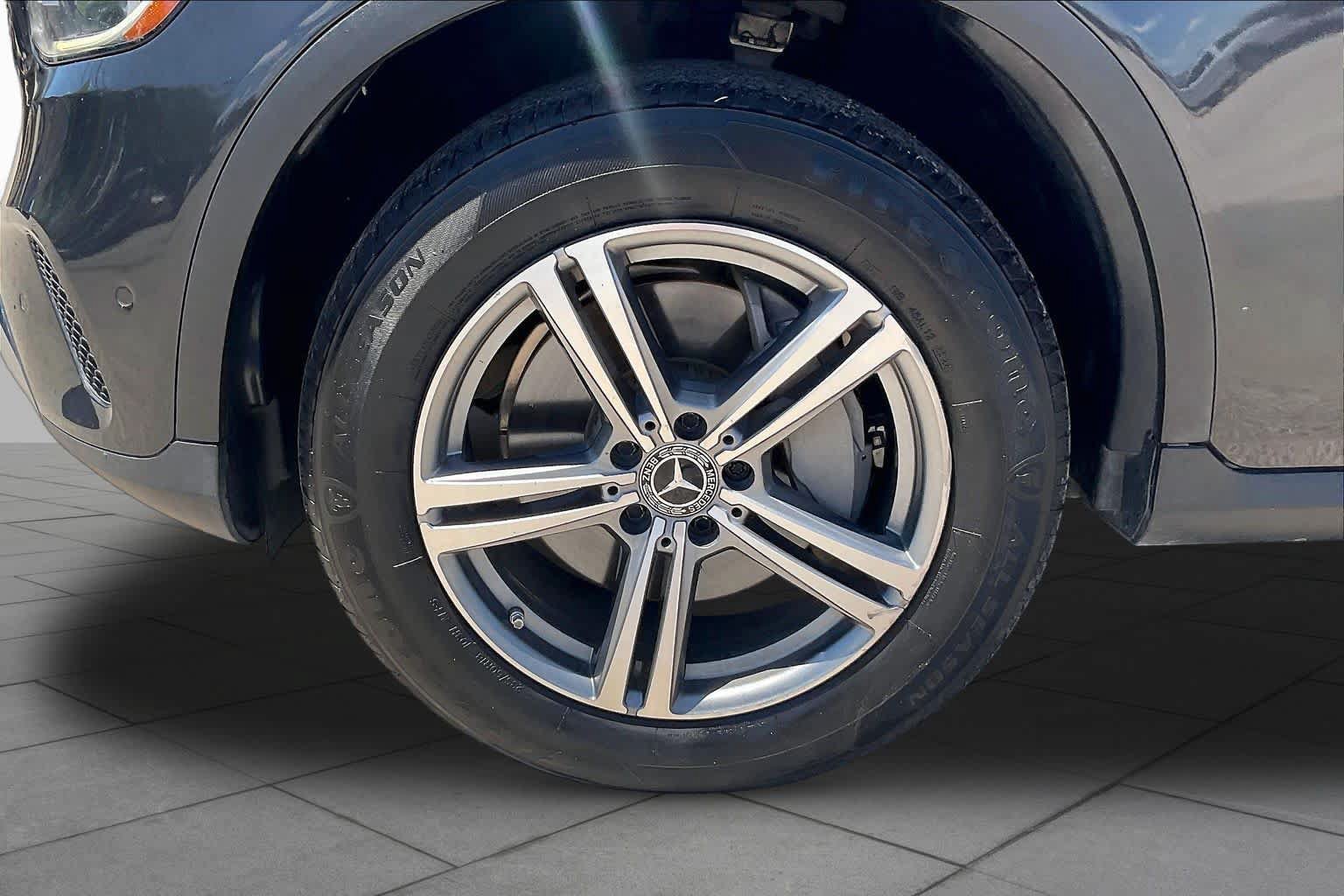 Used 2021 Mercedes-Benz GLC 300 image 11