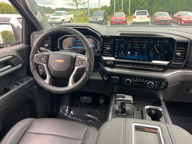 Used 2022 Chevrolet Silverado 1500 LTZ w/ Z71 Off-Road Package AWD/4WD image 18
