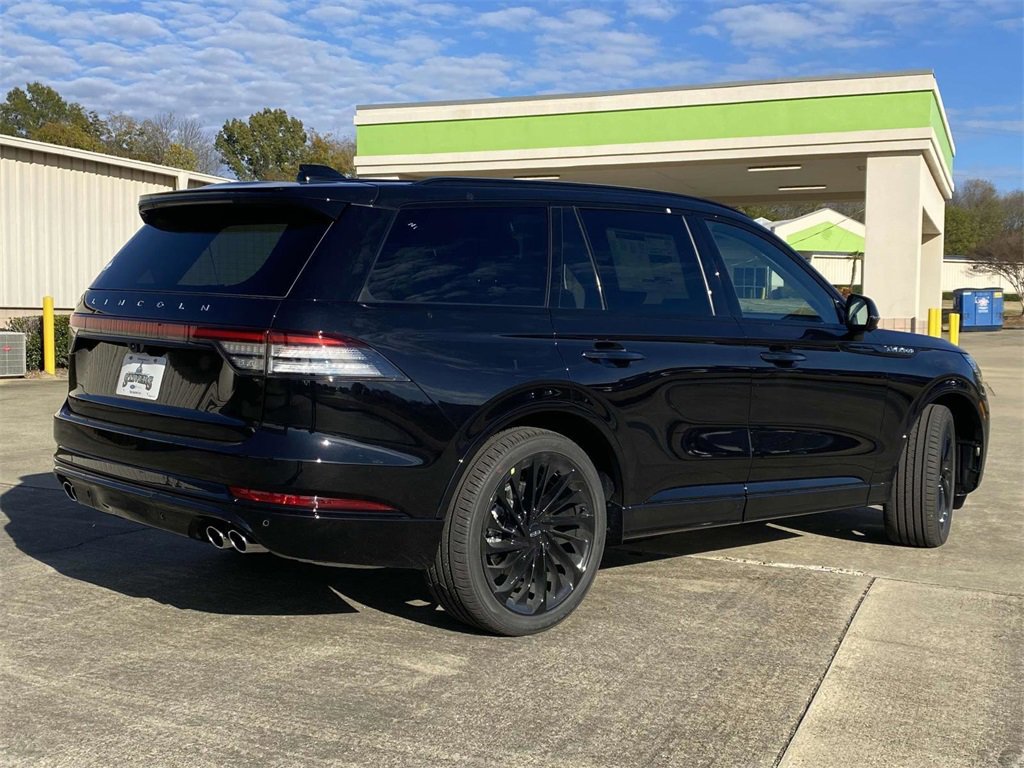 New 2025 Lincoln Aviator Reserve w/ Luxury Package image 3