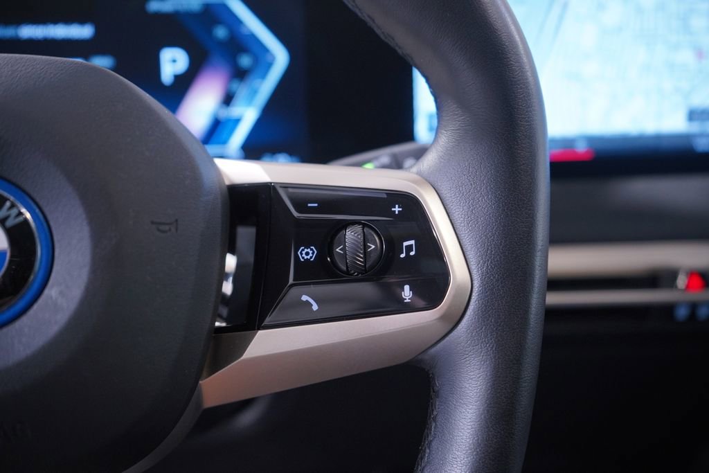 Used 2023 BMW iX xDrive50 image 19