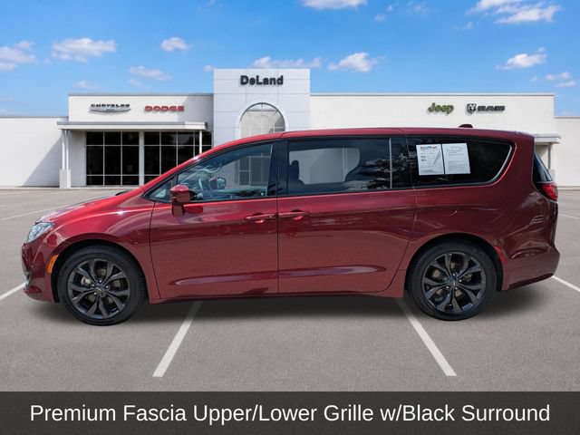 Used 2020 Chrysler Pacifica Touring w/ S Appearance Package FWD image 9