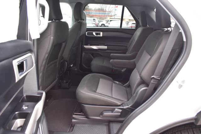Used 2023 Ford Explorer XLT image 30