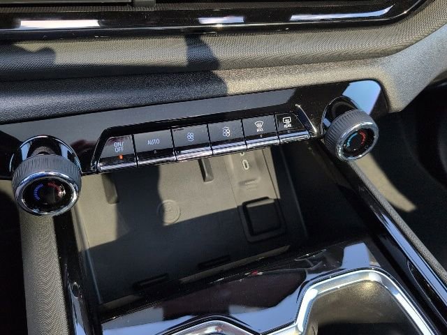 New 2024 Chevrolet Silverado EV RST image 27