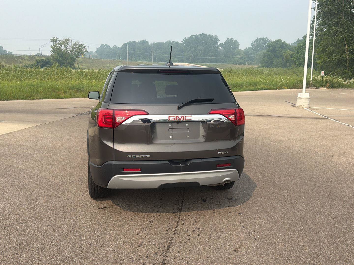 Used 2019 GMC Acadia SLE AWD/4WD image 4