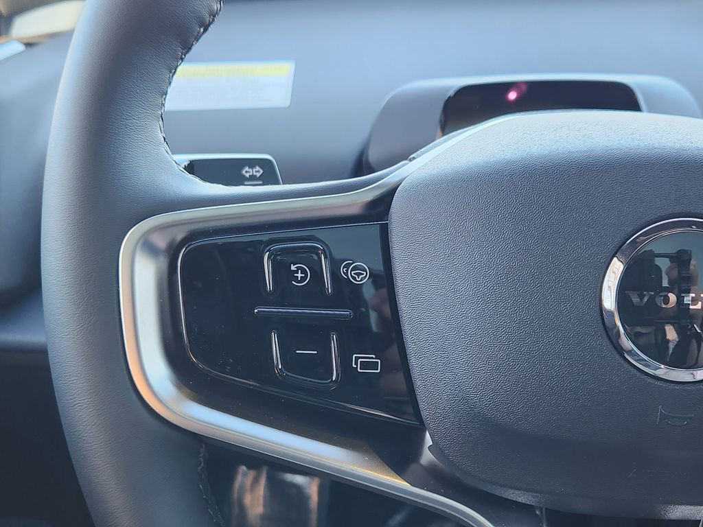 New 2026 Volvo EX30 Plus w/ Climate Package image 17