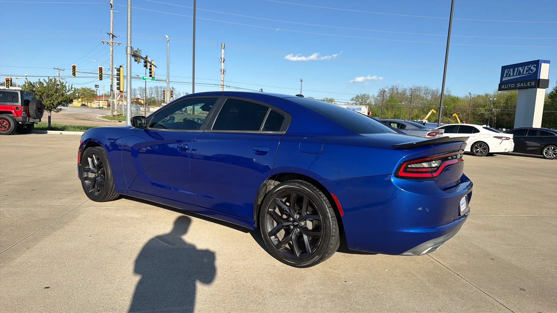 Used 2019 Dodge Charger SXT w/ Blacktop Package RWD image 12