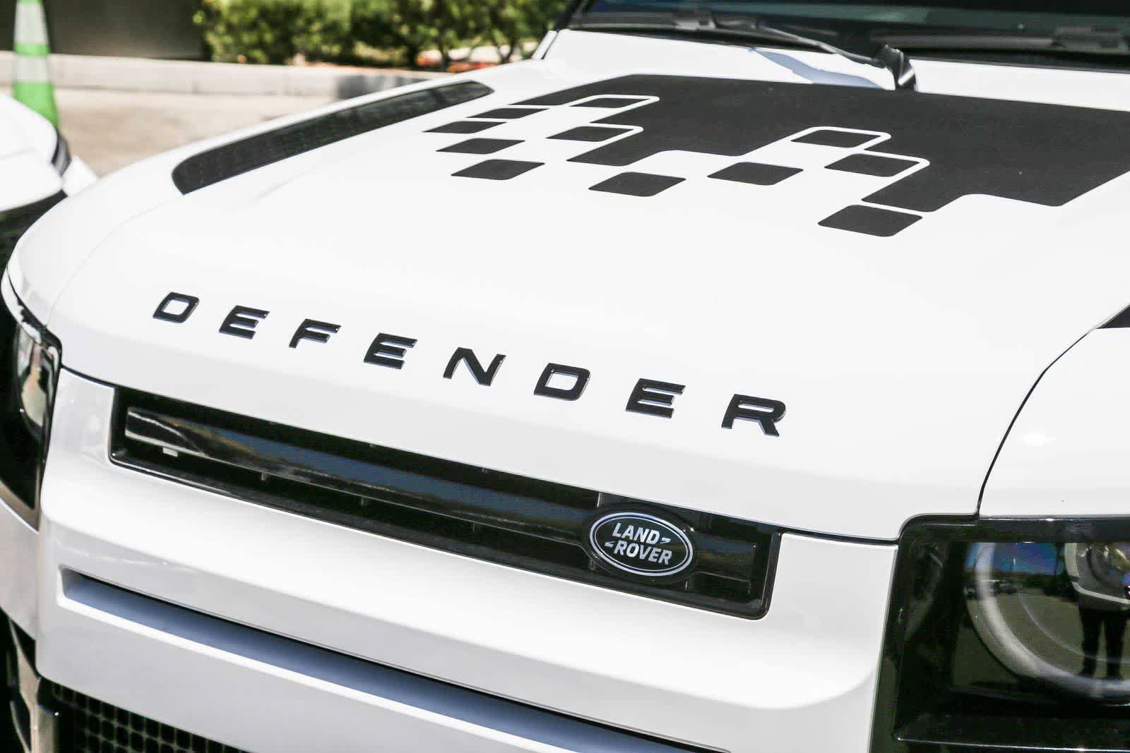 New 2026 Land Rover Defender 110 X-Dynamic SE AWD/4WD image 9