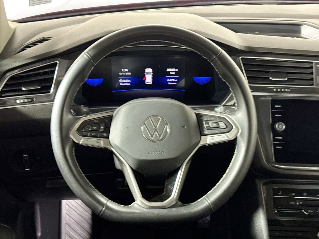Certified 2023 Volkswagen Tiguan SE image 14