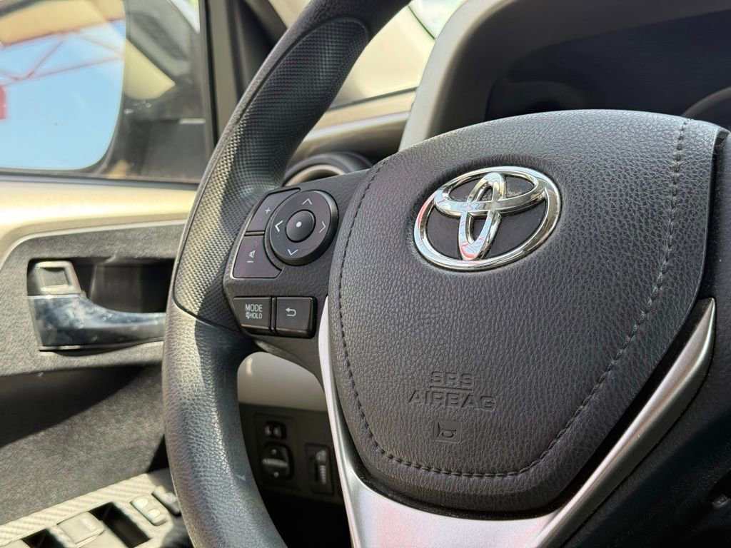 Used 2014 Toyota RAV4 XLE FWD image 16