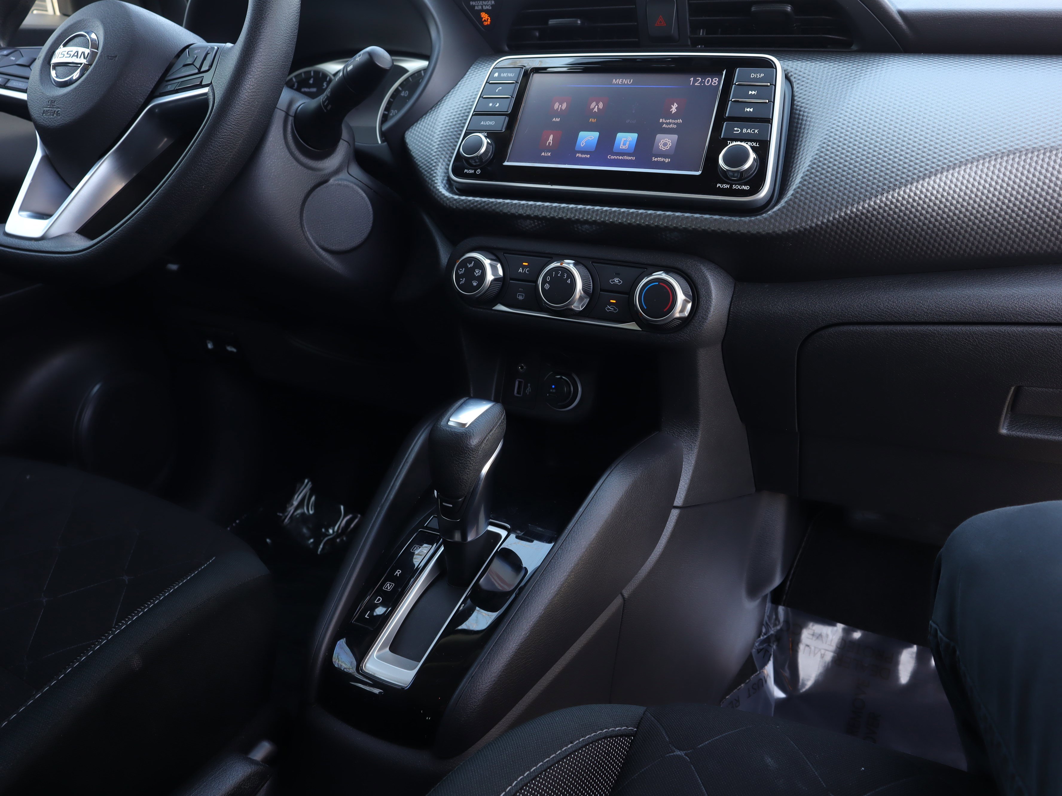 Used 2020 Nissan Kicks S image 24