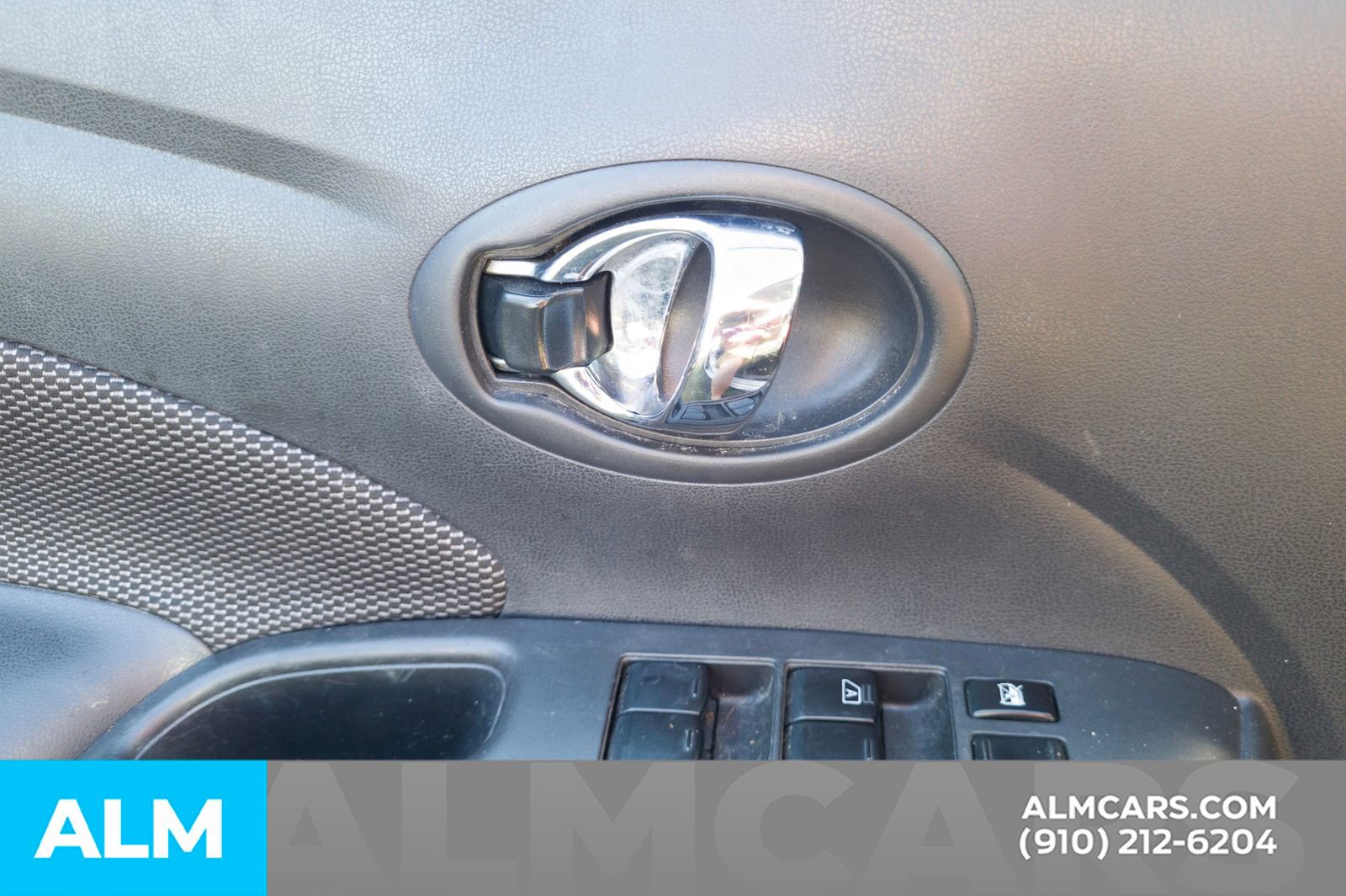 Used 2019 Nissan Versa SV image 13