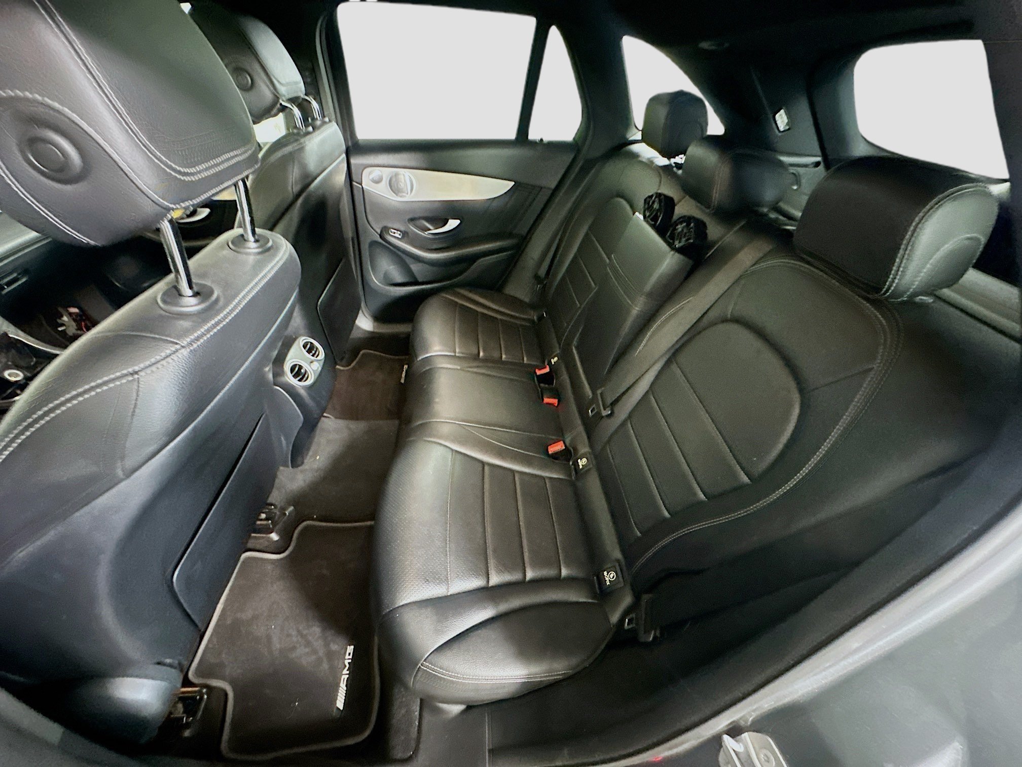 Used 2020 Mercedes-Benz GLC 300 image 27
