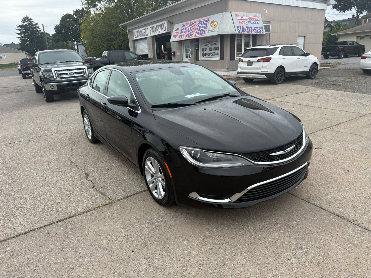 Used 2015 Chrysler 200 Limited image 2