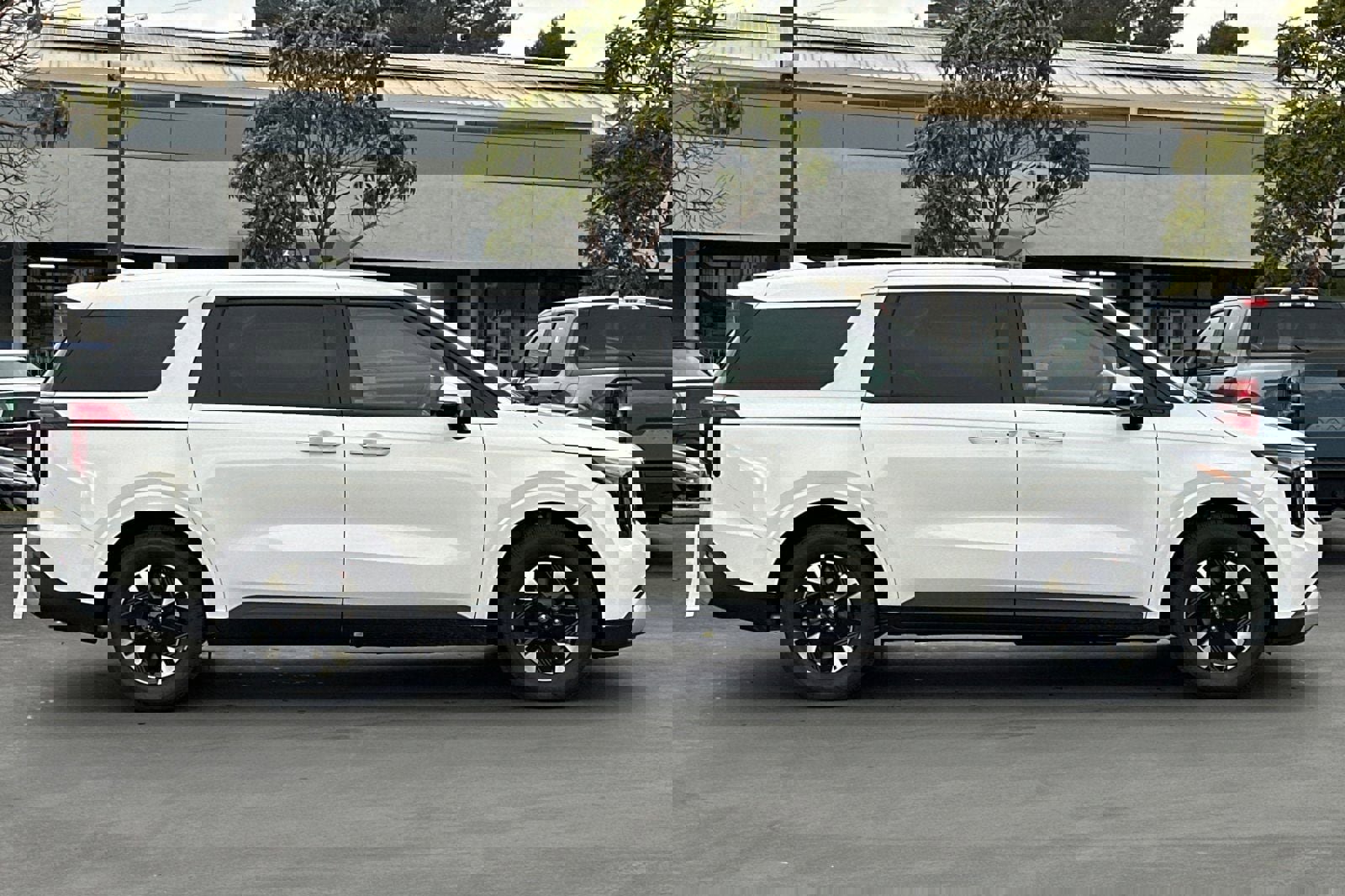 New 2026 Kia Carnival LXS image 3