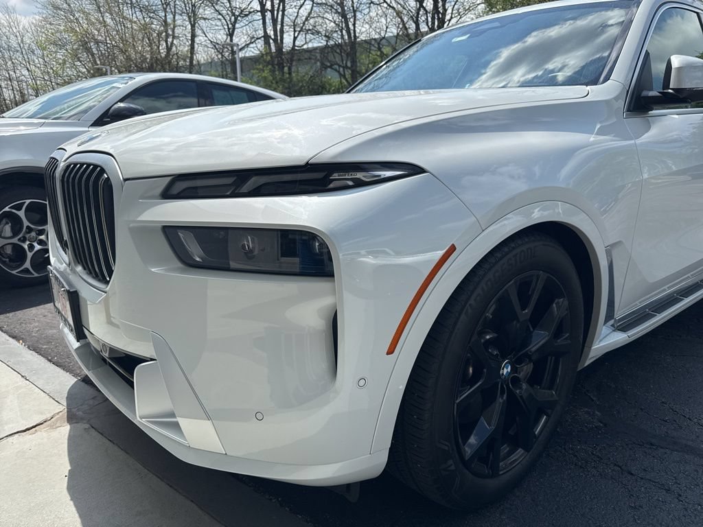 Used 2026 BMW X7 xDrive40i AWD/4WD image 6