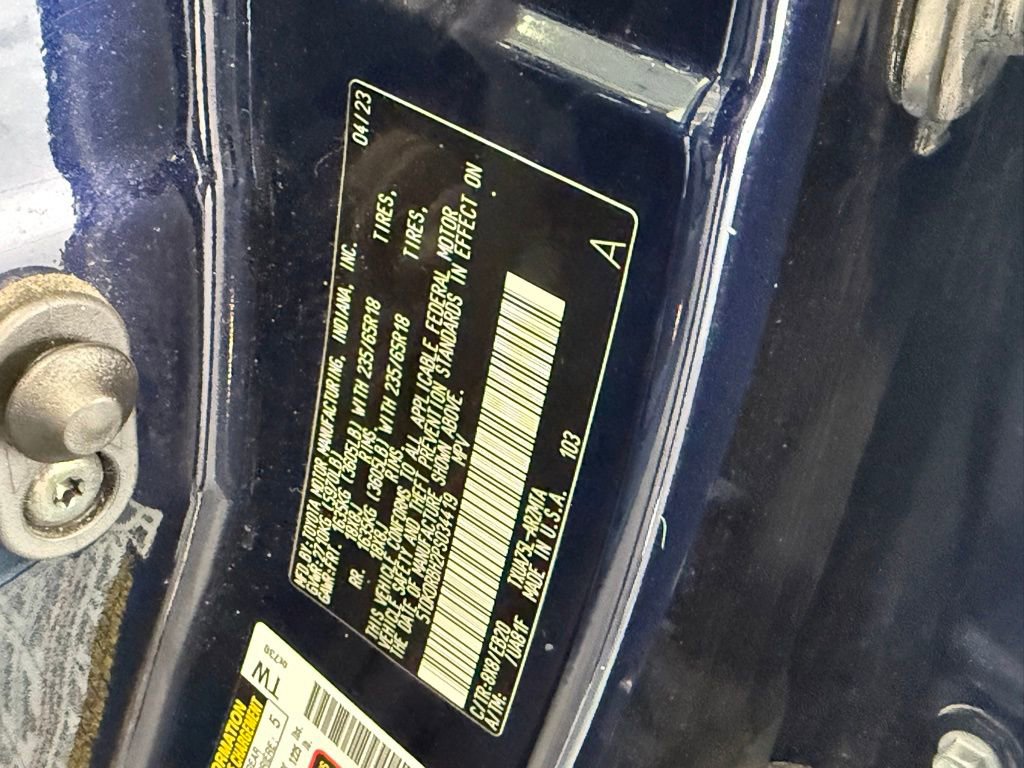 Used 2023 Toyota Highlander XLE image 39