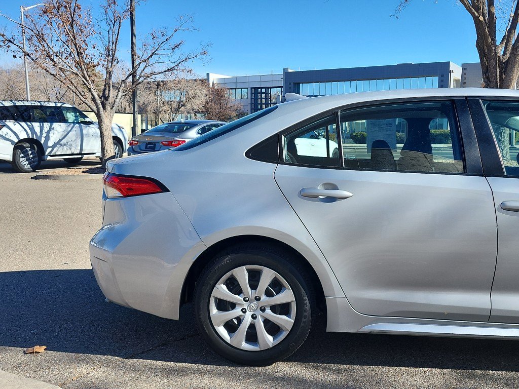 Used 2024 Toyota Corolla LE image 5