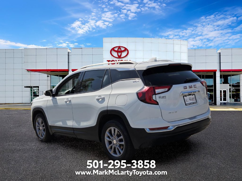 Used 2024 GMC Terrain SLT AWD/4WD image 3