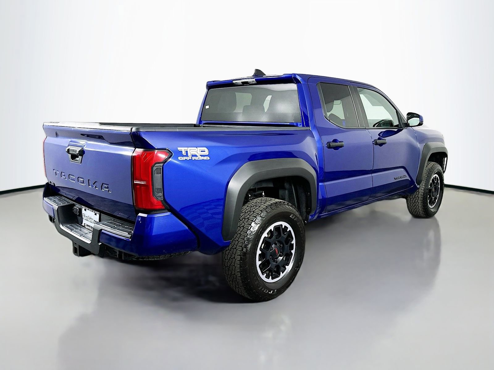Certified 2024 Toyota Tacoma TRD Off-Road AWD/4WD image 7