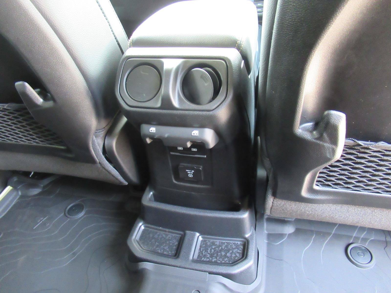New 2026 Jeep Wrangler Unlimited Sahara AWD/4WD image 32