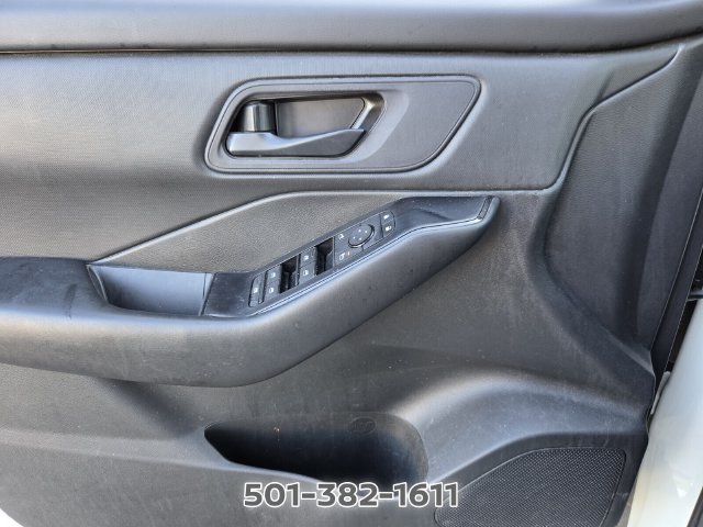 Used 2025 Nissan Rogue S AWD/4WD image 28
