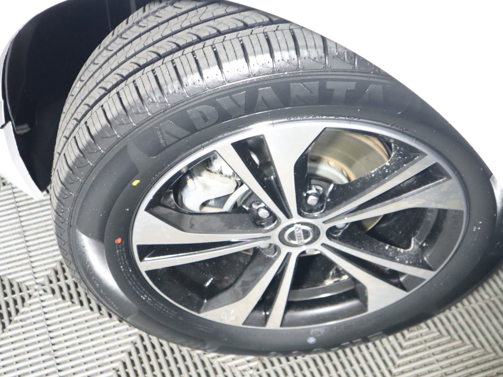 Used 2023 Nissan Sentra SV FWD image 19