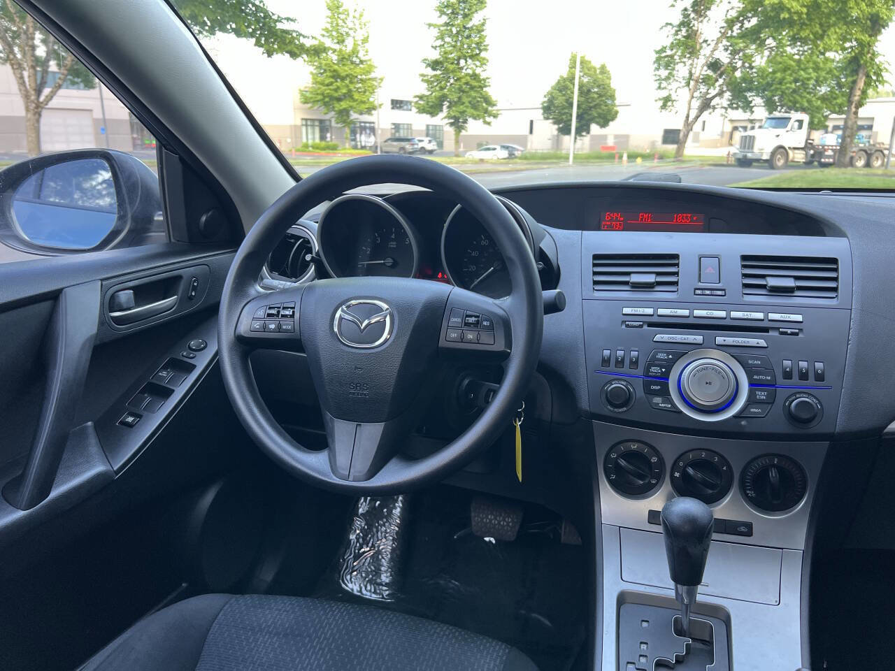 Used 2010 MAZDA MAZDA3 i Touring FWD image 12