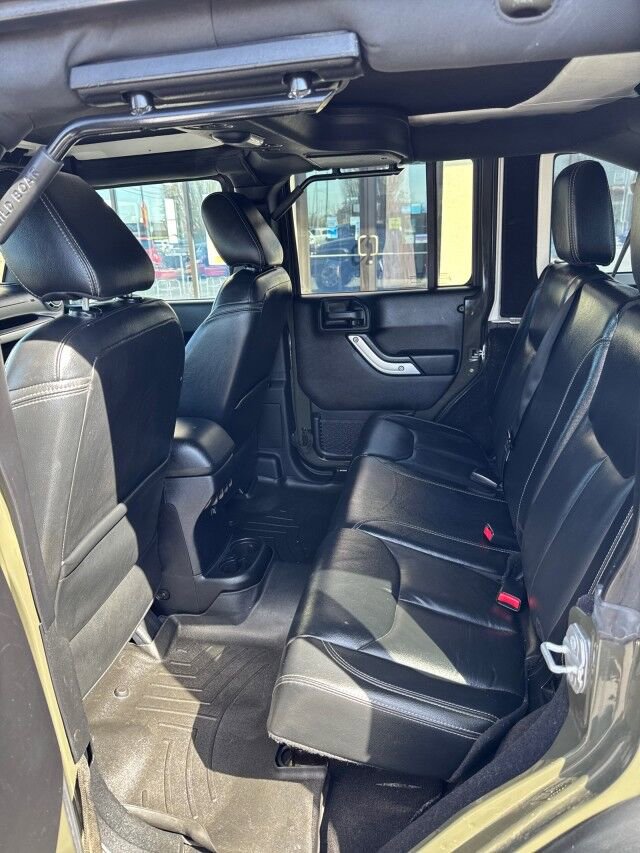 Used 2016 Jeep Wrangler Unlimited Rubicon w/ Dual Top Group AWD/4WD image 12