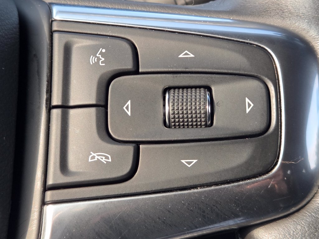 Used 2019 Chevrolet Blazer LT FWD image 8