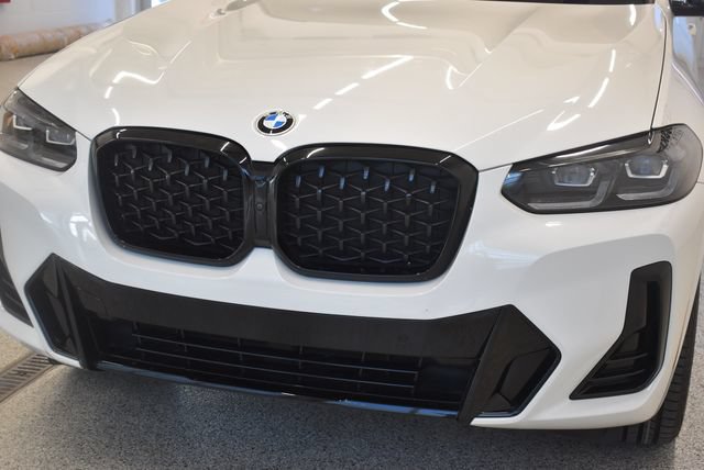 Used 2023 BMW X4 xDrive30i w/ M Sport Package AWD/4WD image 14