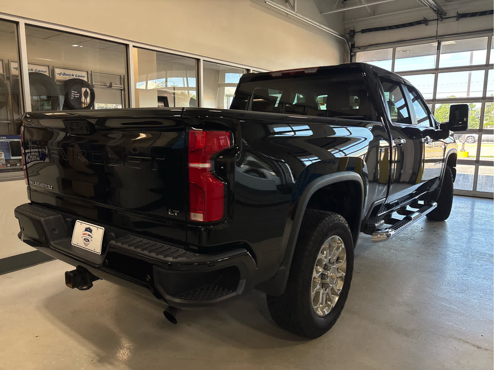 Used 2025 Chevrolet Silverado 2500 LT w/ Z71 Chrome Sport Edition AWD/4WD image 5