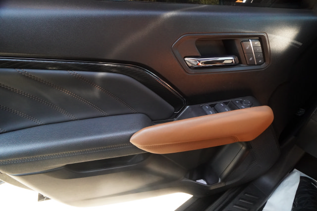 Used 2024 GMC Canyon AT4 w/ AT4 Premium Package AWD/4WD image 15