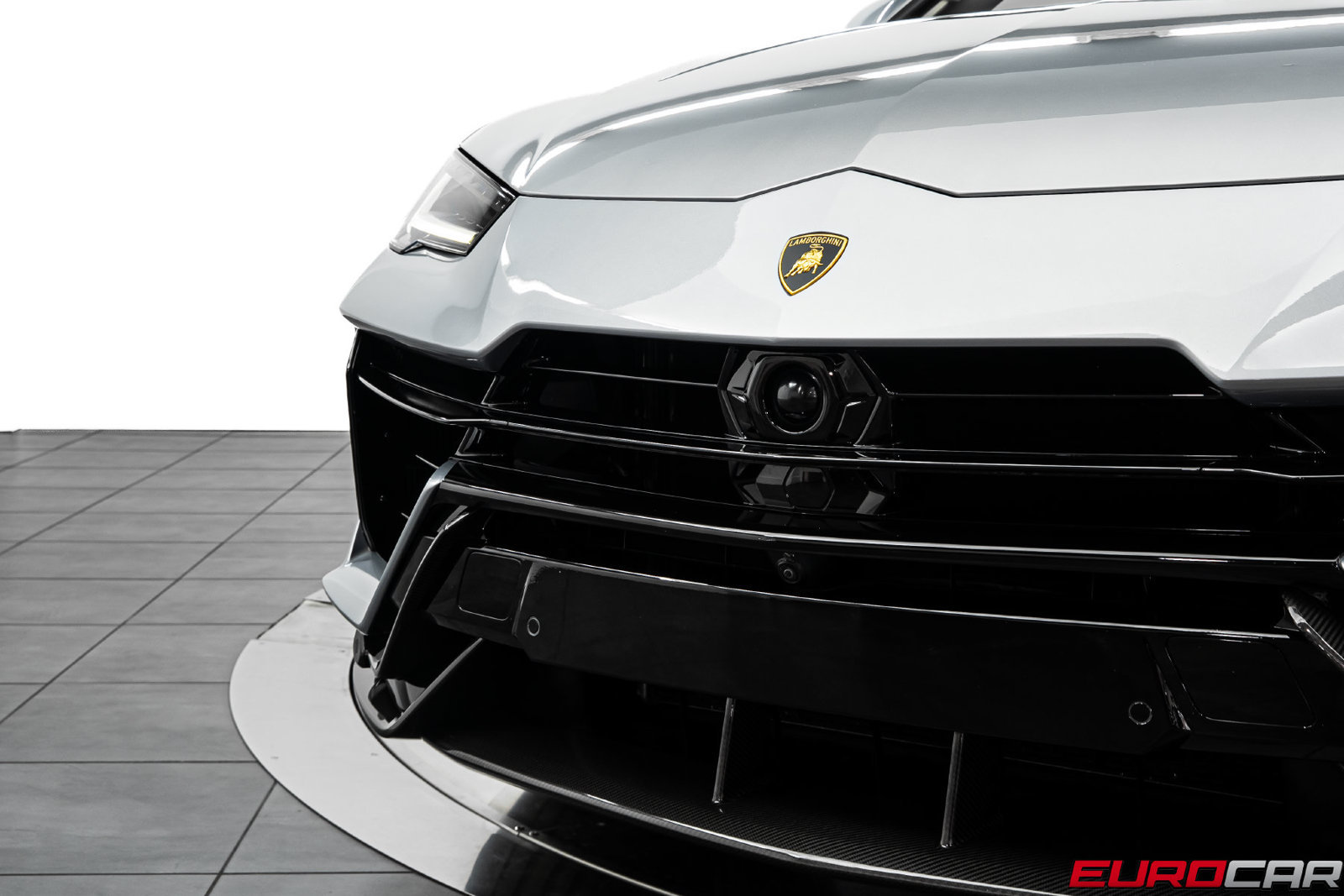 Used 2024 Lamborghini Urus Performante AWD/4WD image 12