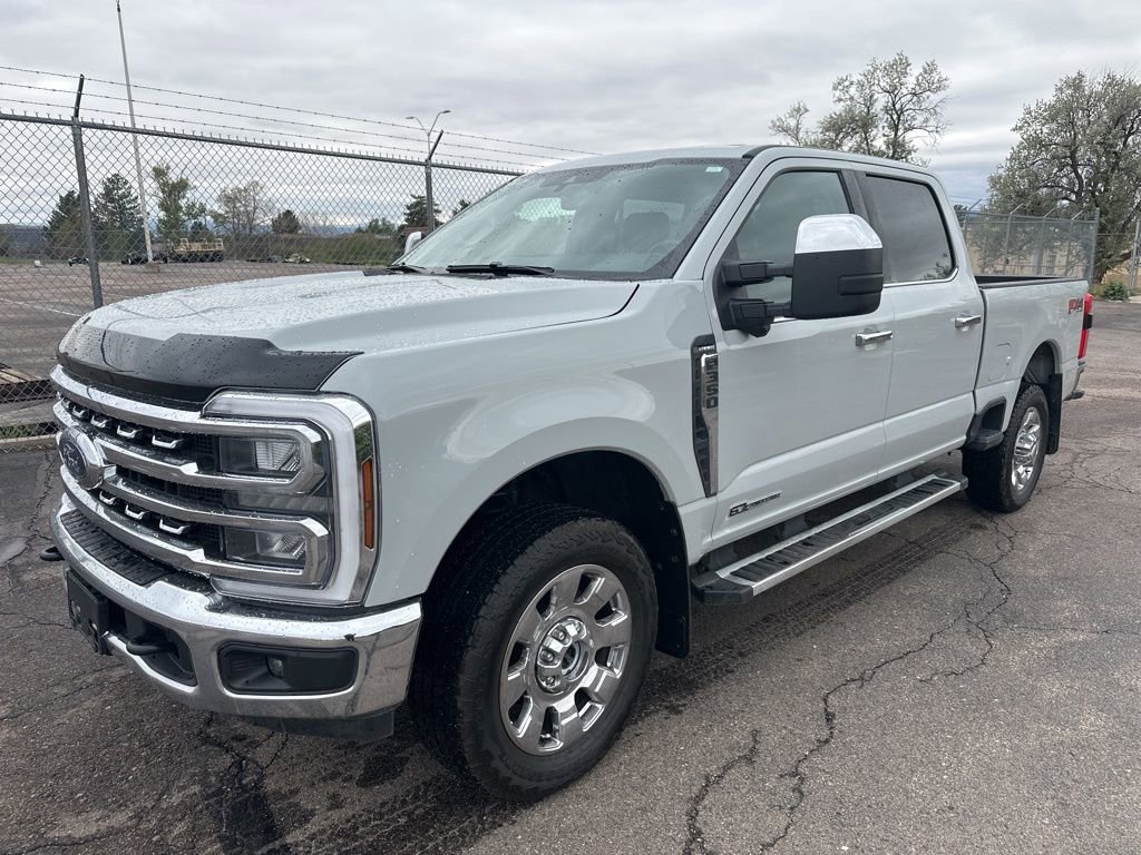 Used 2025 Ford F350 Lariat AWD/4WD image 3
